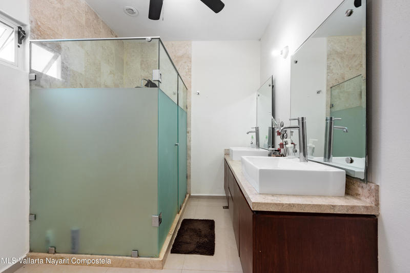 20250818233729727681000000 o