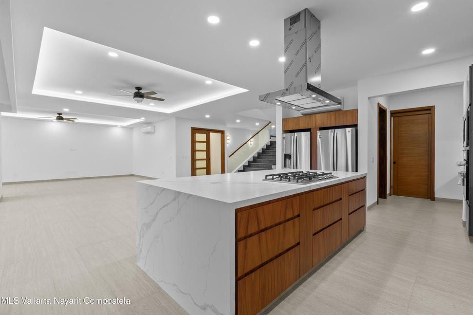 20251027230123317386000000 o