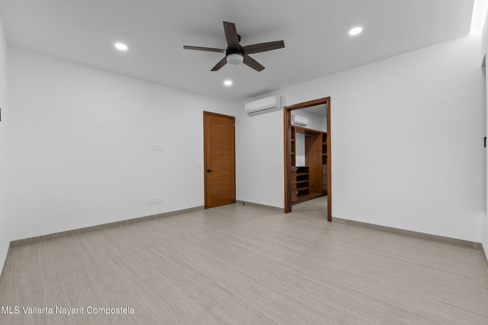 20251027230349821943000000 o