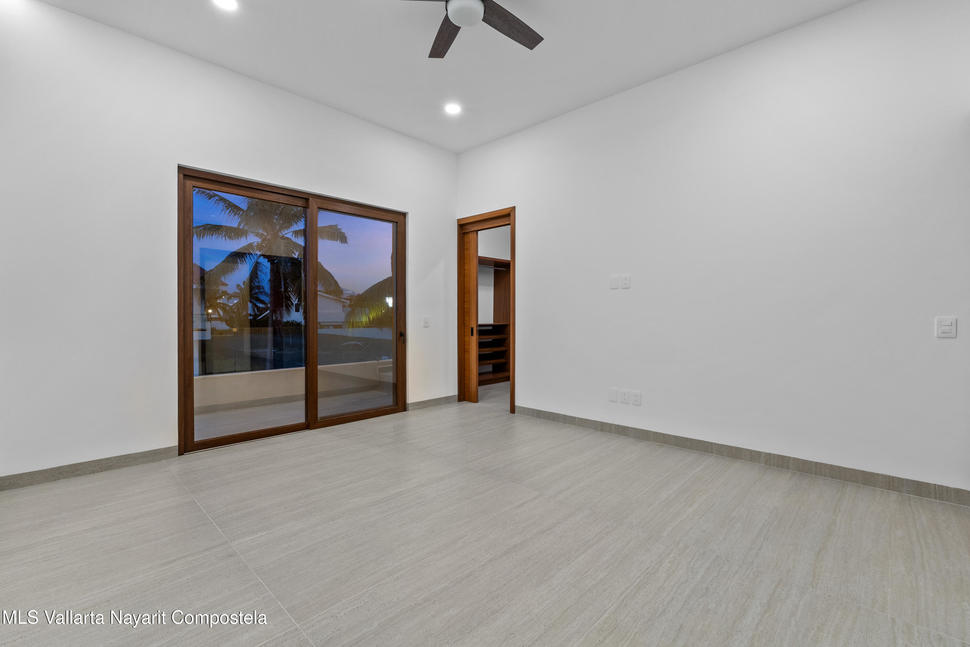 20251028043942500792000000 o