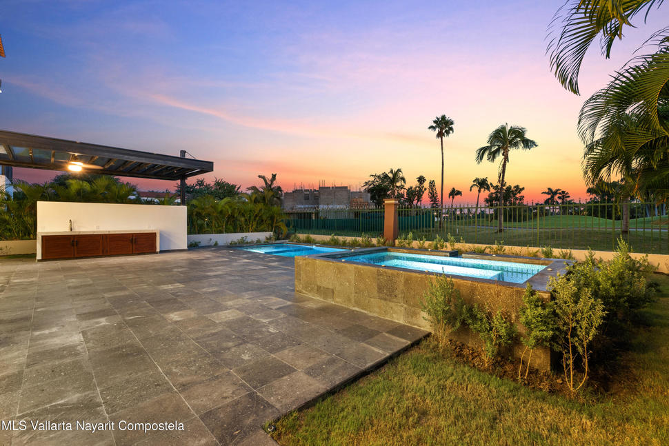 20251028044048388099000000 o