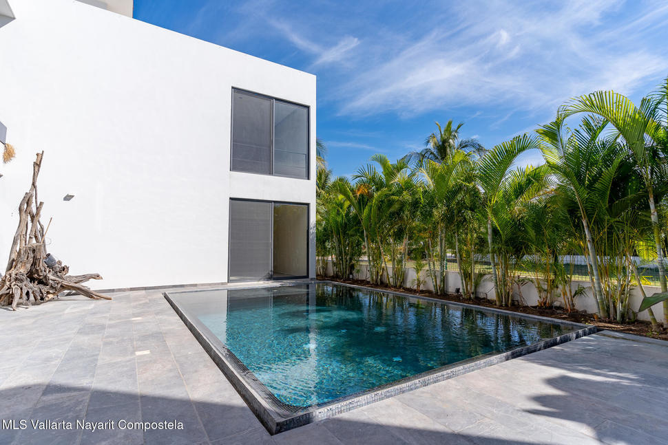 20251106193744079067000000 o