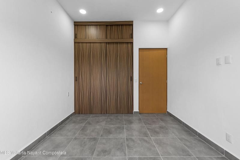 20250805210324832190000000 o