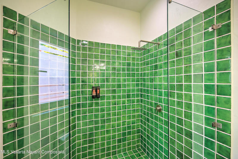 20251028045421831225000000 o