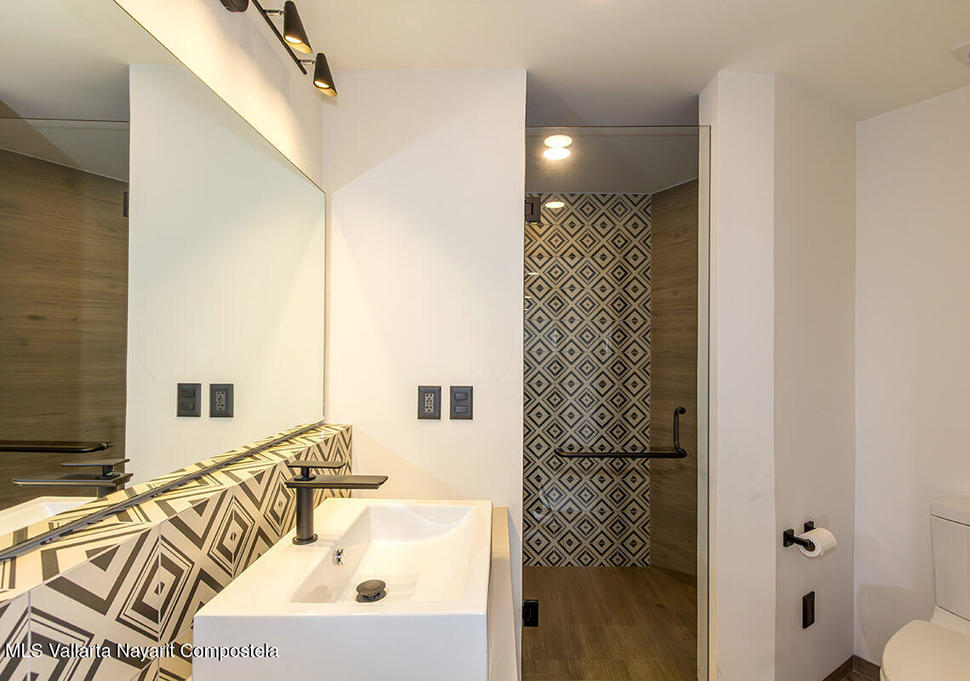 20251208181550548698000000 o