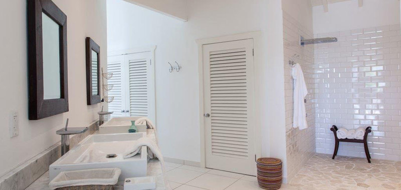 Antigua villa 26 09