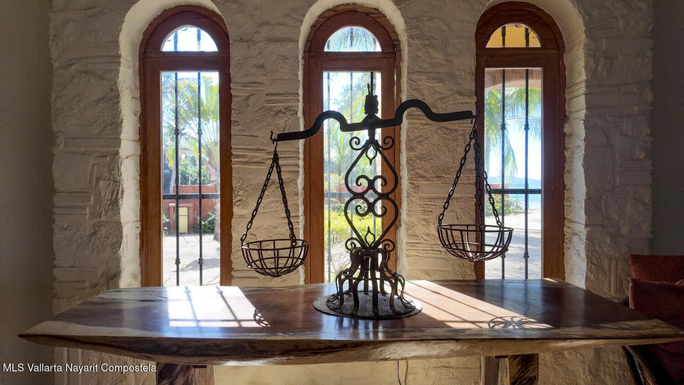 20251221200258002515000000 o