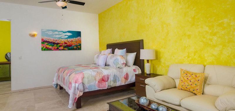 Casa mismaloya master bed3 04