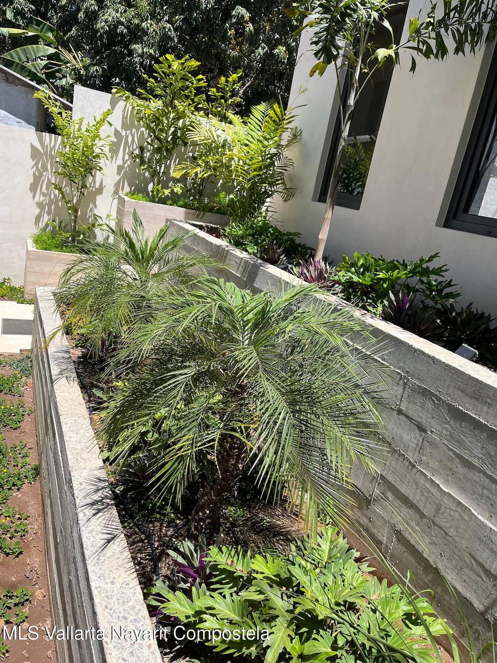 20251002185718490086000000 o