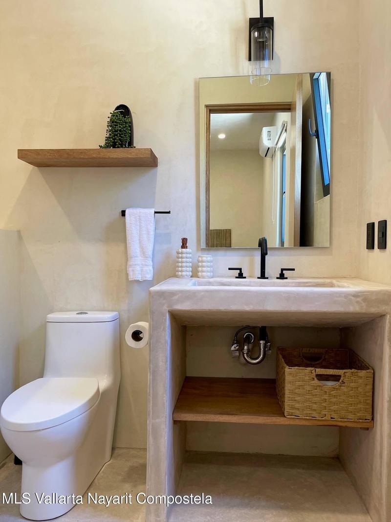 20251002185725649649000000 o