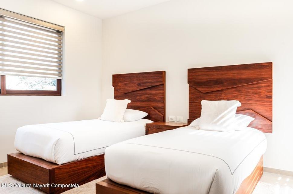 20251211224431285166000000 o