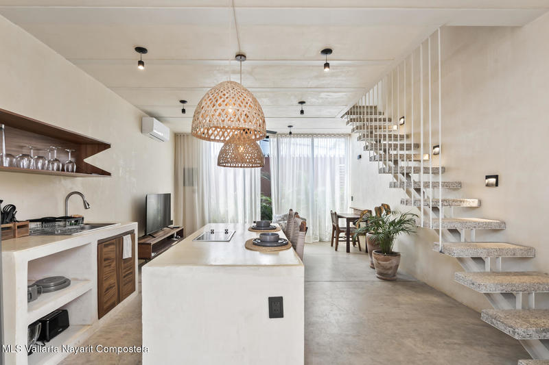 20251010180450482161000000 o