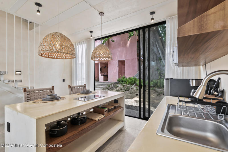 20251010180454245544000000 o