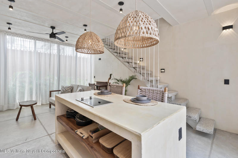 20251010180523444507000000 o