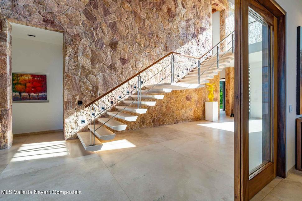 20251215203320562450000000 o