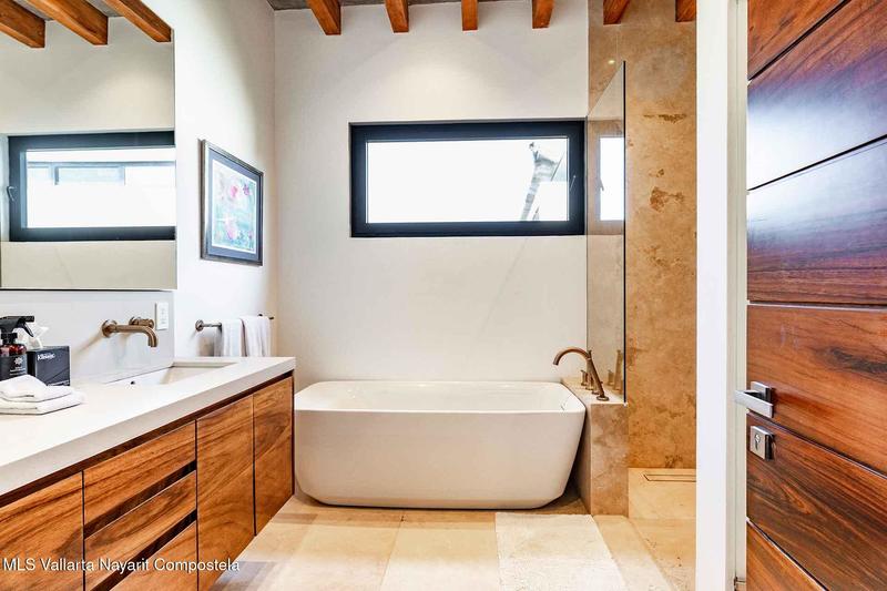 20251215203328735866000000 o