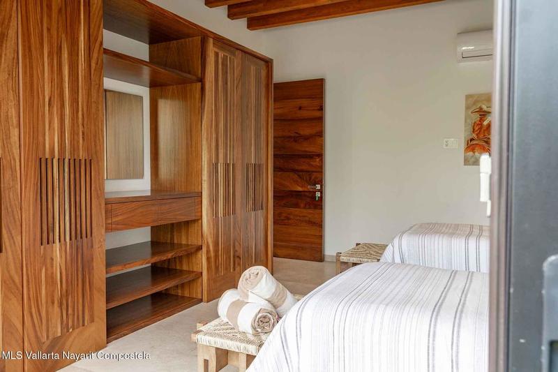 20251215203340432879000000 o