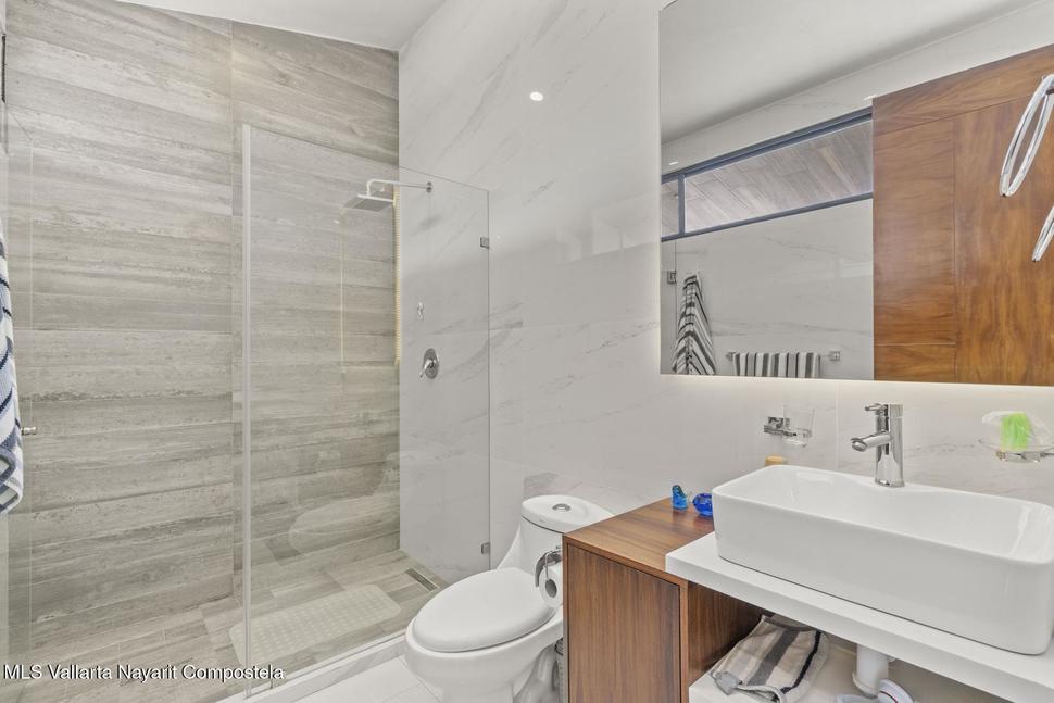 20251016220613536694000000 o