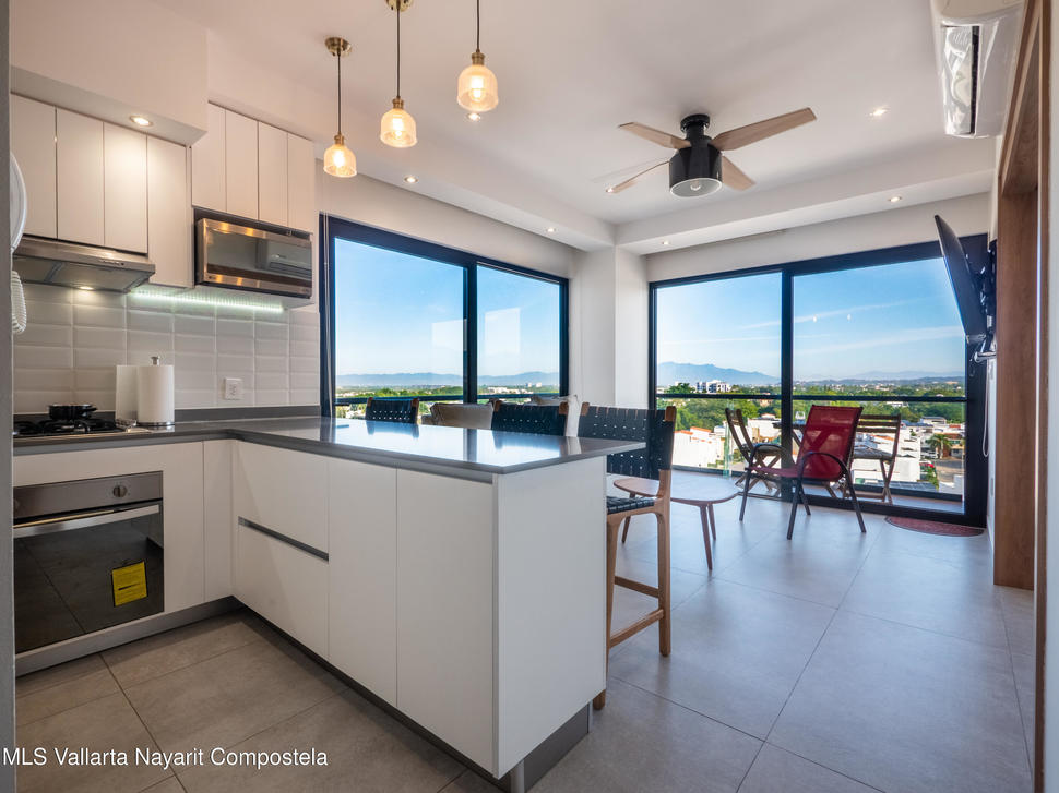 20251218212337819051000000 o