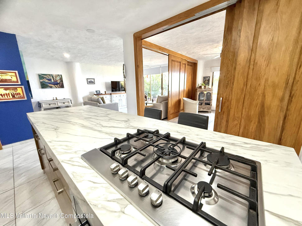 20251204175655503460000000 o