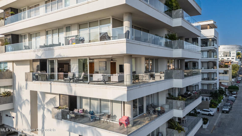 20251202221647393497000000 o