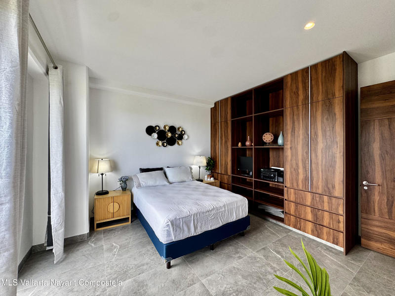 20250812225714263298000000 o