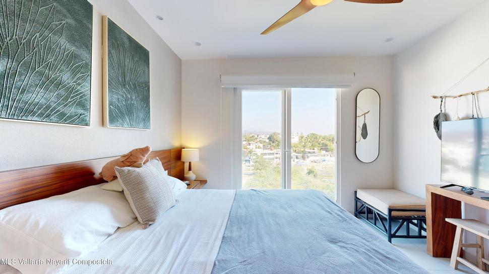 20251222230212998162000000 o