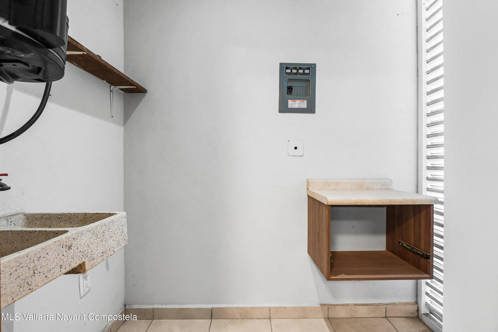 20251222180846110054000000 o