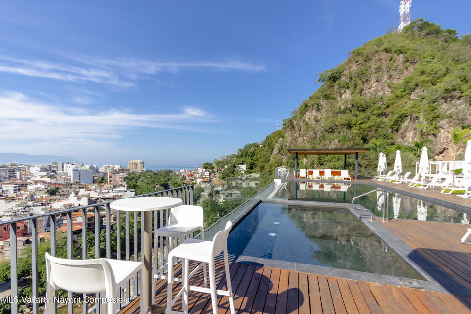 20251217221725824197000000 o