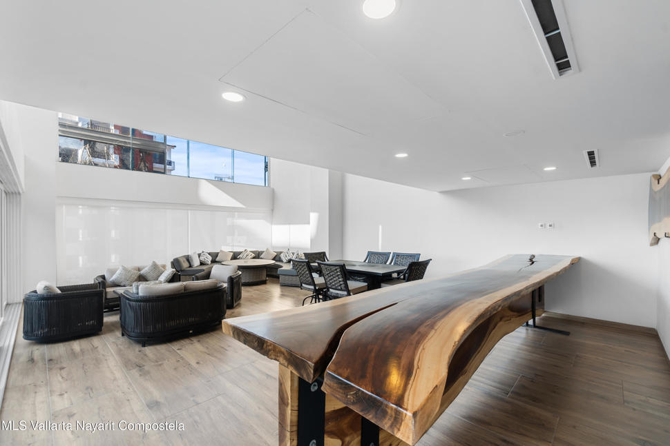 20251208185943524033000000 o