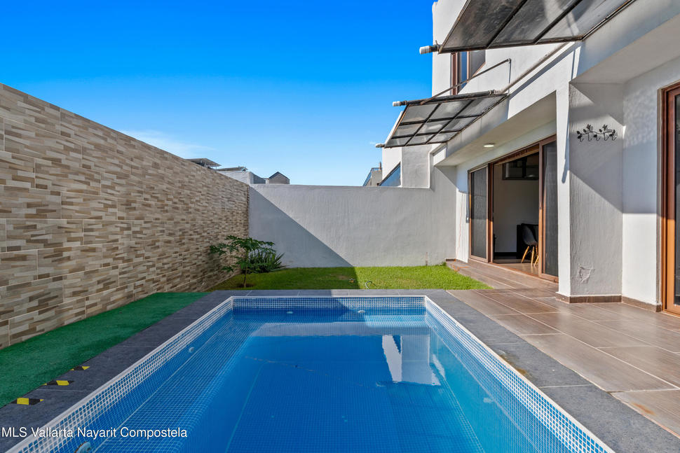 20251226215808793581000000 o