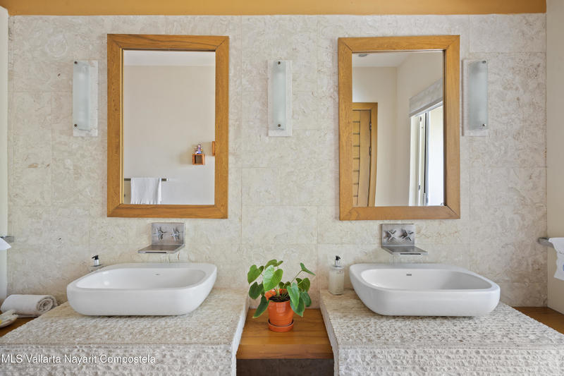 20251108010352032461000000 o