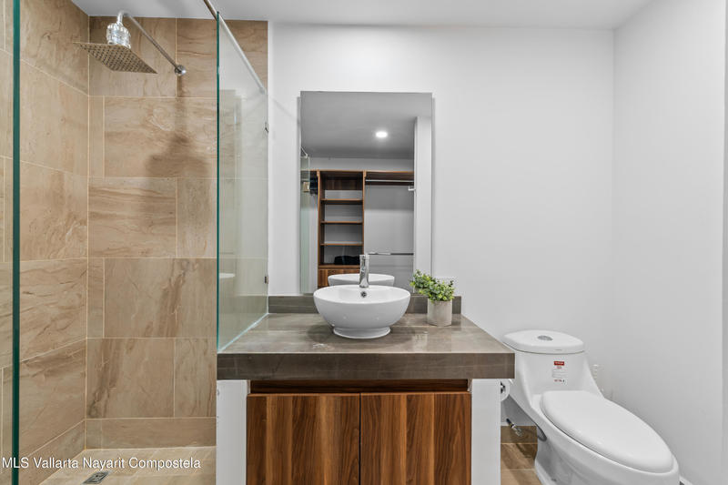 20251114003244135972000000 o