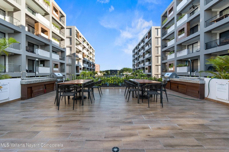 20251114003349807269000000 o