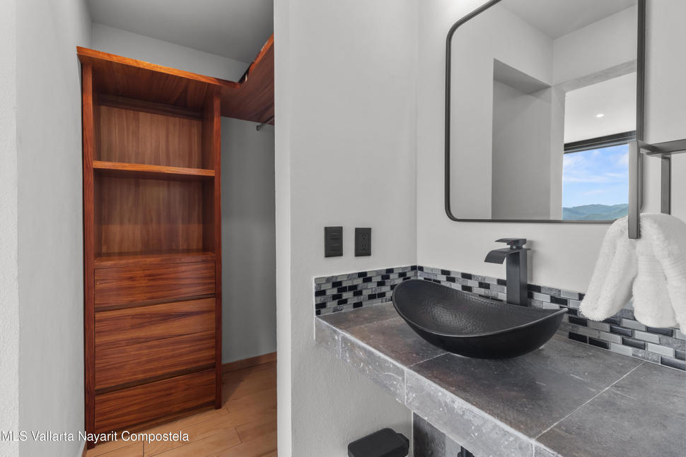 20250814205702285764000000 o