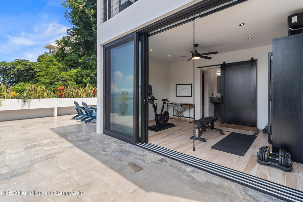 20250814205910571589000000 o