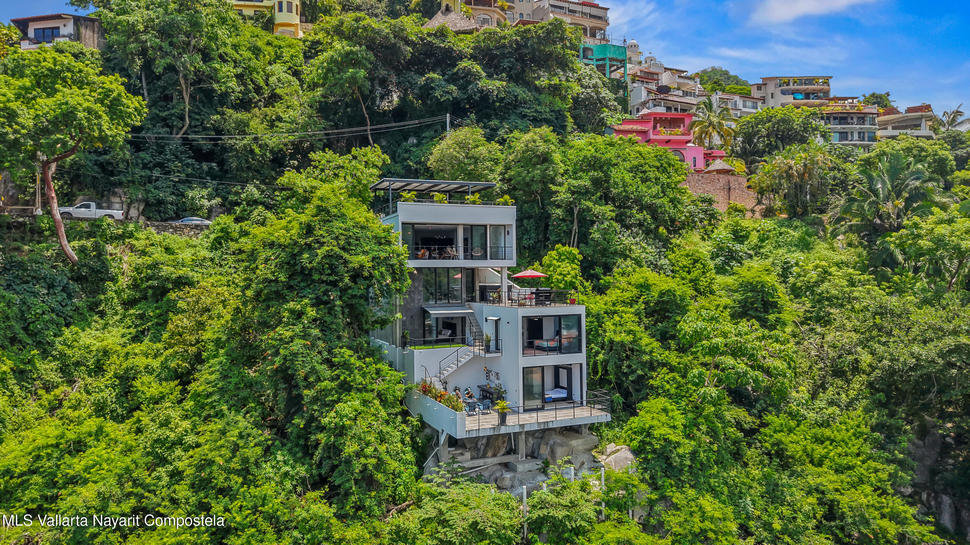 20250814210145823694000000 o