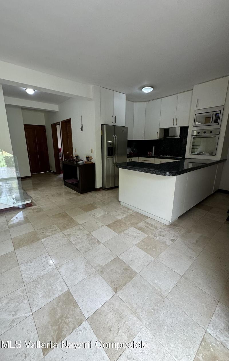 20251014185145027519000000 o