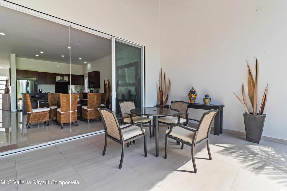 20251028202030963859000000 o