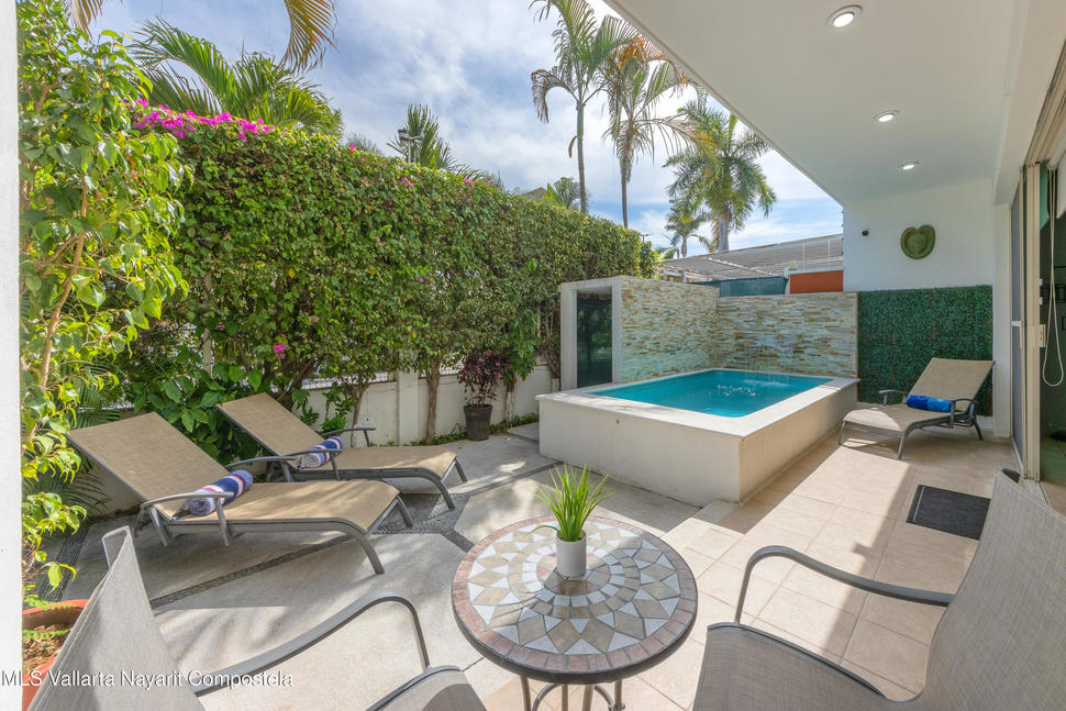 20260204220021022441000000 o