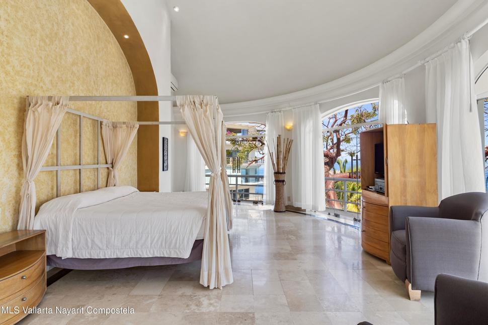 20250521195644495935000000 o