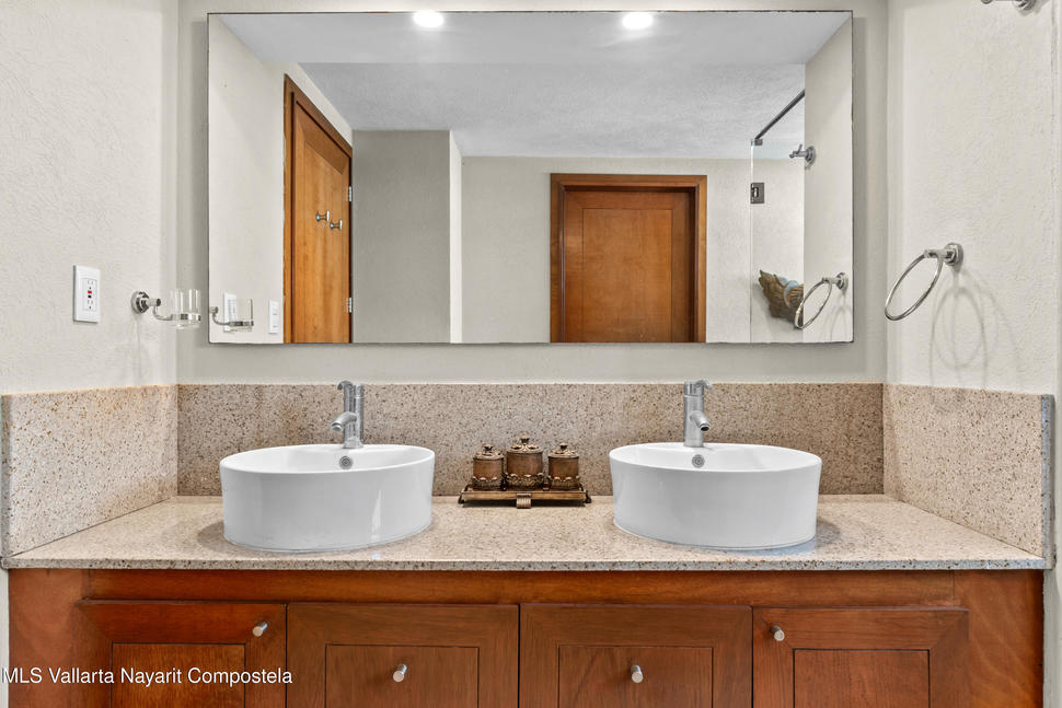 20260102211406828558000000 o