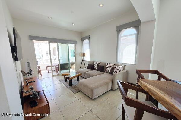 20251003001253233216000000 o