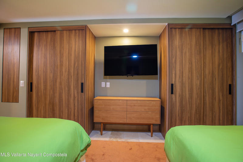 20250616215123903663000000 o