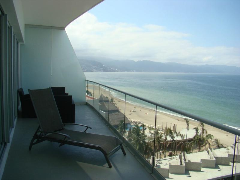 Icon Vallarta 1-1402