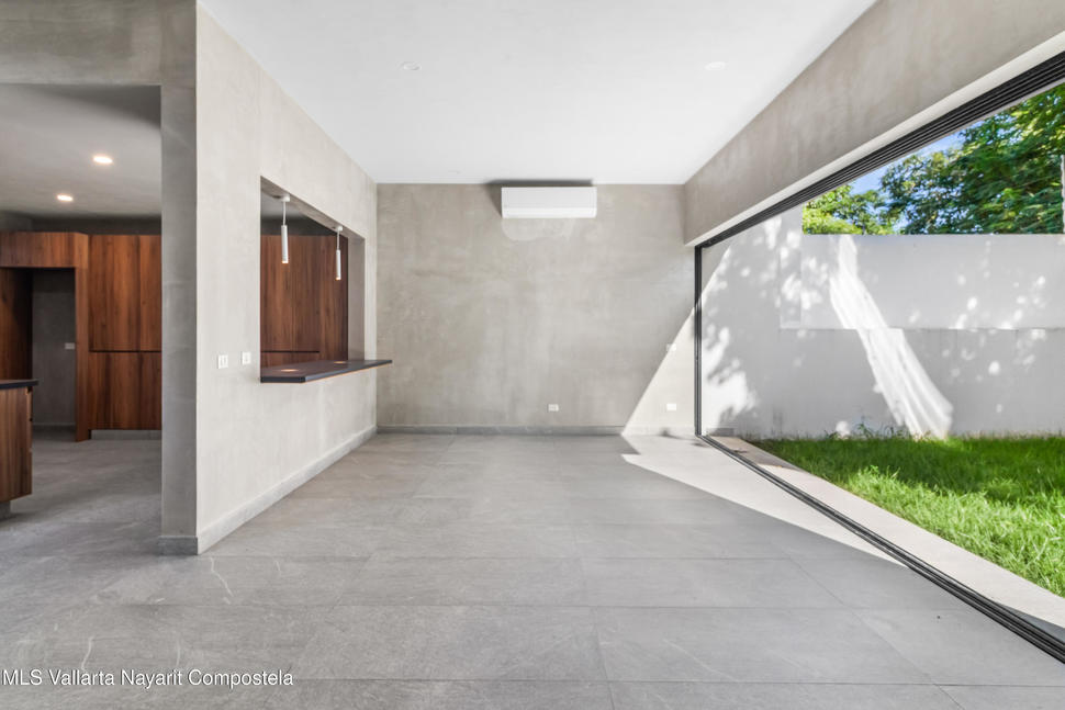 20251022223611359570000000 o