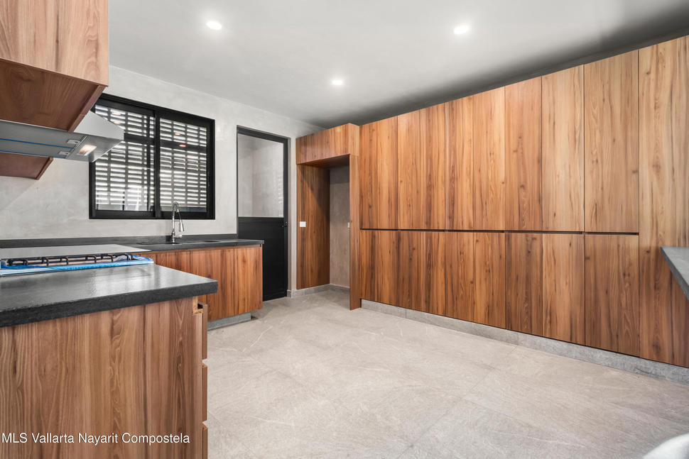 20251022223628137670000000 o