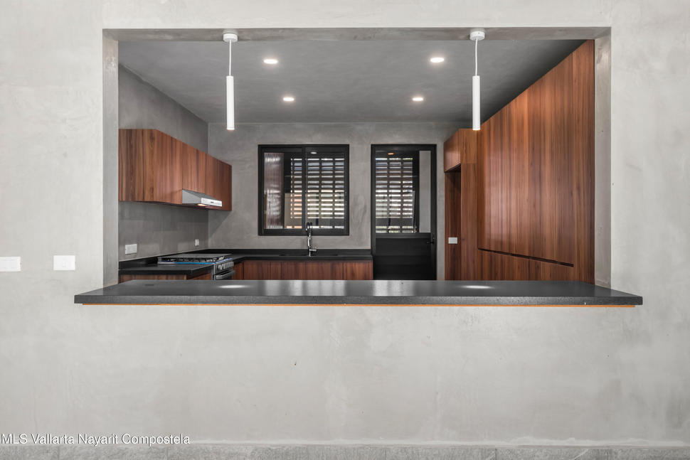 20251022221055146875000000 o