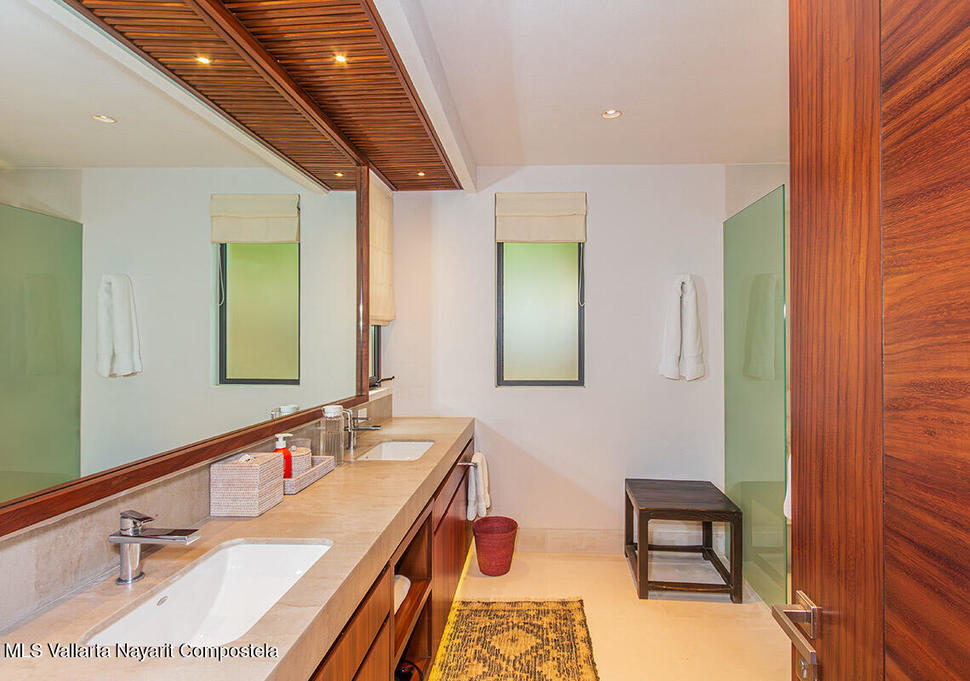 20251029182958449575000000 o