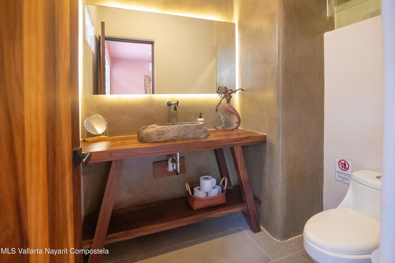 20250801183724054499000000 o